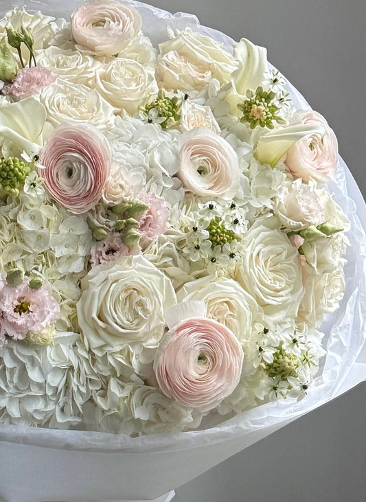 Mix bouquet "Pearl's Grace"