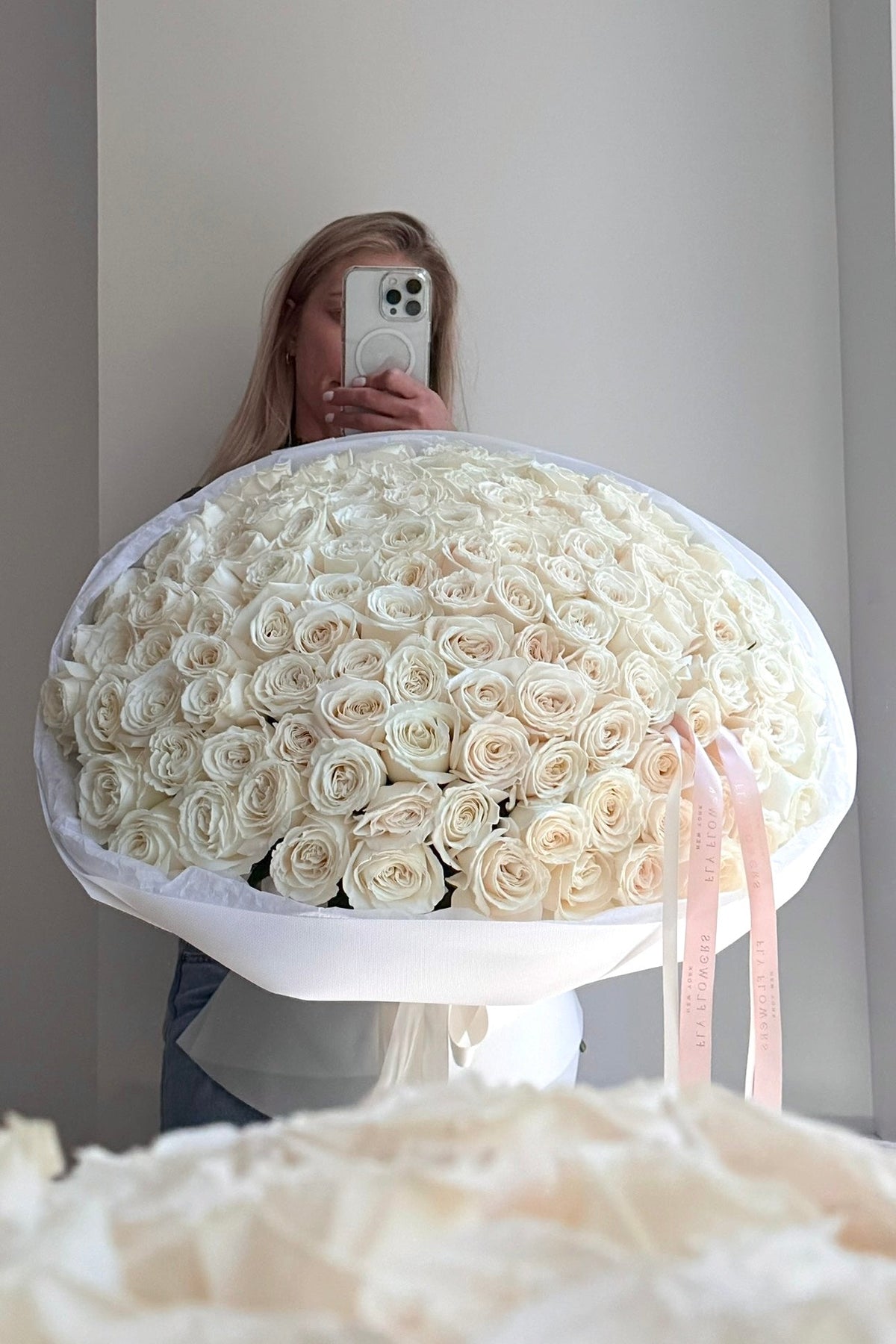 White Roses "Ivory Dream"